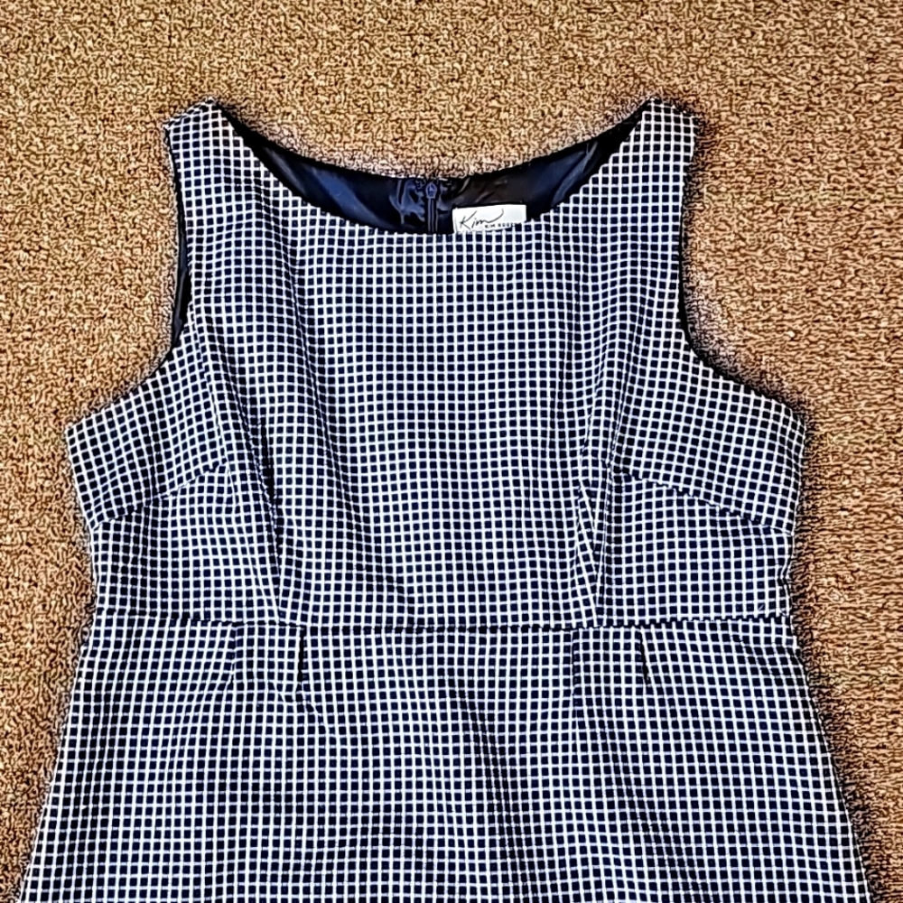 Dress - Picture 4 of 14